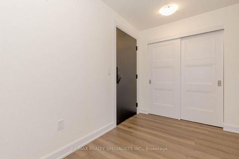 Photo 13 at 726 - 3200 William Coltson Avenue, JM Joshua Meadows, Oakville