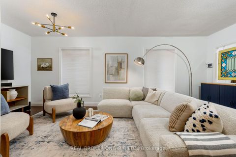 Photo 4 at 2089 Shorncliffe Boulevard, WM Westmount, Oakville
