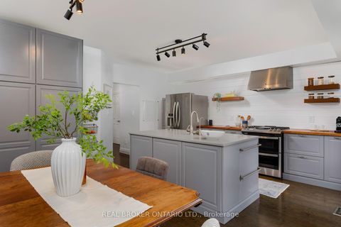 Photo 7 at 2089 Shorncliffe Boulevard, WM Westmount, Oakville