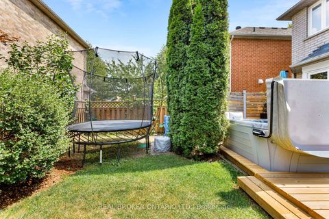 Photo 14 at 2089 Shorncliffe Boulevard, WM Westmount, Oakville