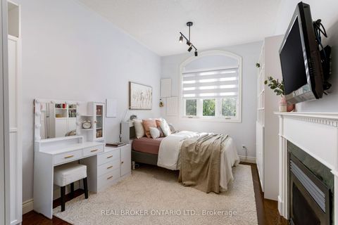 Photo 18 at 2089 Shorncliffe Boulevard, WM Westmount, Oakville
