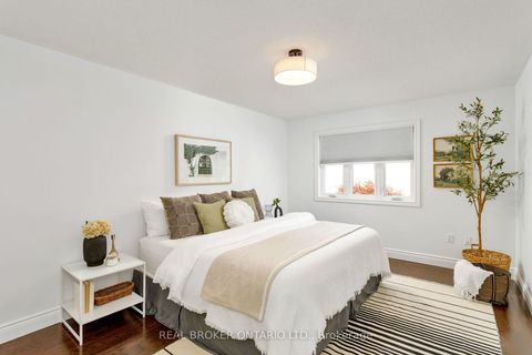 Photo 25 at 2089 Shorncliffe Boulevard, WM Westmount, Oakville