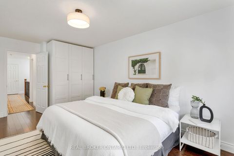 Photo 26 at 2089 Shorncliffe Boulevard, WM Westmount, Oakville
