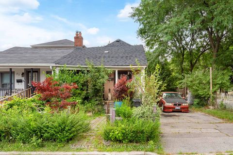 Photo 1 at 69 Chiswick Avenue, Amesbury, Toronto
