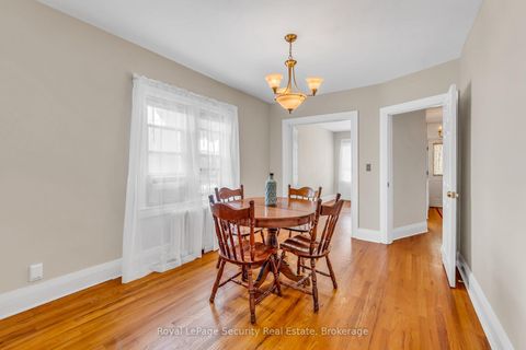 Photo 9 at 427 Glenholme Avenue, Oakwood Village, Toronto