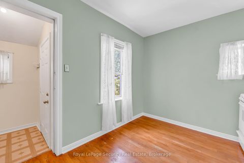 Photo 10 at 427 Glenholme Avenue, Oakwood Village, Toronto