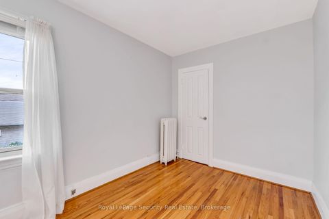 Photo 21 at 427 Glenholme Avenue, Oakwood Village, Toronto