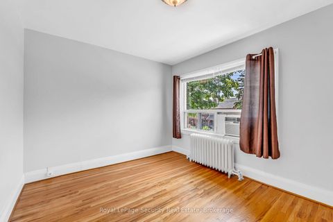 Photo 23 at 427 Glenholme Avenue, Oakwood Village, Toronto