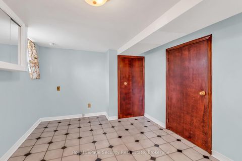 Photo 27 at 427 Glenholme Avenue, Oakwood Village, Toronto