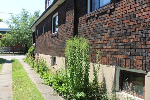 Photo 3 at 5 Twentieth Street, Long Branch, Toronto