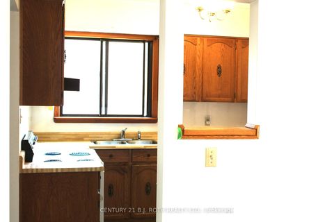 Photo 10 at 5 Twentieth Street, Long Branch, Toronto