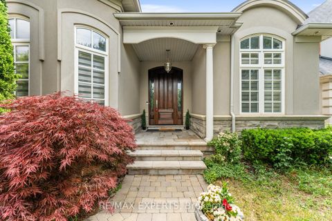 Photo 3 at 21 Rainbow's End, Kleinburg, Vaughan