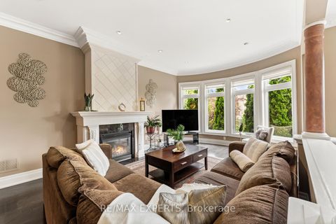 Photo 11 at 21 Rainbow's End, Kleinburg, Vaughan