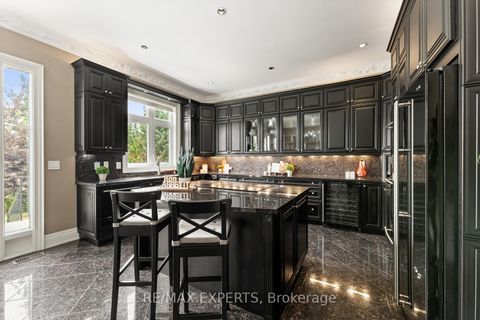 Photo 16 at 21 Rainbow's End, Kleinburg, Vaughan