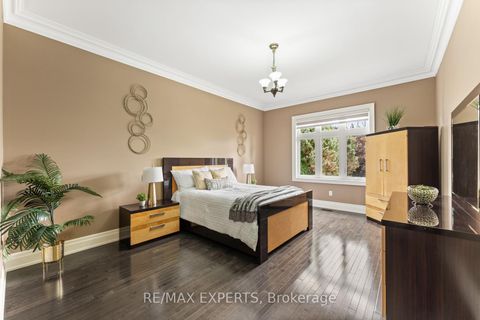 Photo 22 at 21 Rainbow's End, Kleinburg, Vaughan