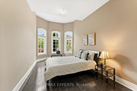 Photo 27 at 21 Rainbow's End, Kleinburg, Vaughan