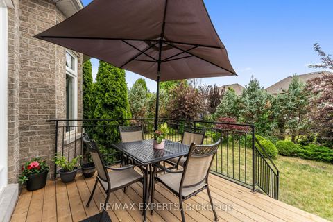 Photo 35 at 21 Rainbow's End, Kleinburg, Vaughan