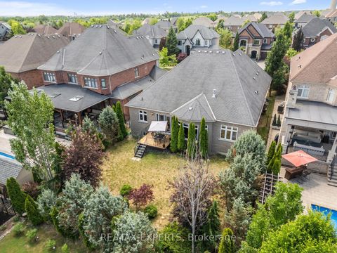 Photo 37 at 21 Rainbow's End, Kleinburg, Vaughan