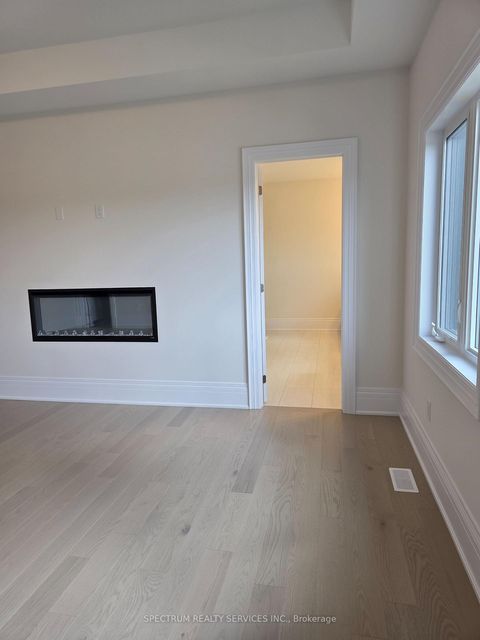Photo 12 at 32 Seraville Street, Vellore Village, Vaughan