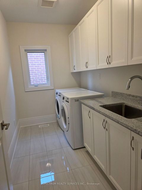 Photo 16 at 32 Seraville Street, Vellore Village, Vaughan