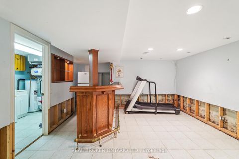 Photo 18 at 38 Riverview Heights, Humber Heights, Toronto