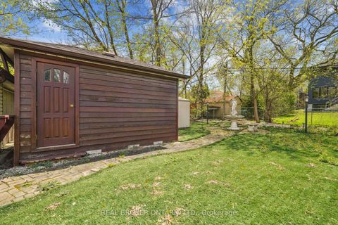 Photo 25 at 38 Riverview Heights, Humber Heights, Toronto