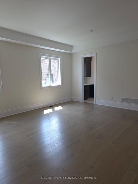 Photo 4 at 10 Adario Crescent, Vellore Village, Vaughan