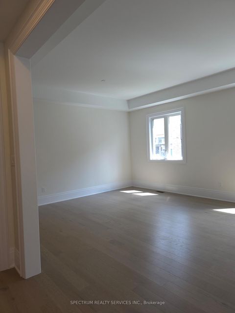 Photo 5 at 10 Adario Crescent, Vellore Village, Vaughan