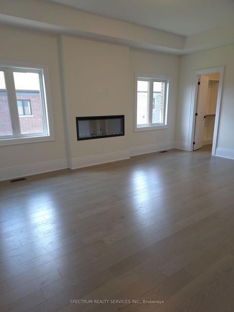 Photo 7 at 10 Adario Crescent, Vellore Village, Vaughan