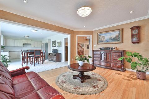 Photo 8 at 110 Red River Crescent, Woodland Hill, Newmarket