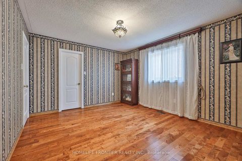 Photo 24 at 110 Red River Crescent, Woodland Hill, Newmarket