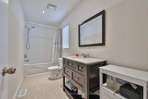 Photo 25 at 110 Red River Crescent, Woodland Hill, Newmarket