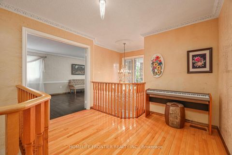 Photo 30 at 110 Red River Crescent, Woodland Hill, Newmarket