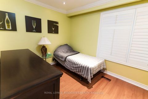 Photo 7 at 24 Hurley Crescent, Bendale, Toronto