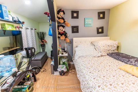 Photo 18 at 24 Hurley Crescent, Bendale, Toronto