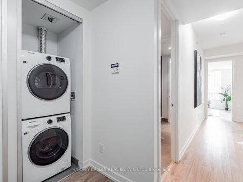 Photo 3 at 314 - 377 Madison Avenue, Casa Loma, Toronto
