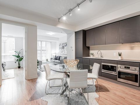 Photo 4 at 314 - 377 Madison Avenue, Casa Loma, Toronto