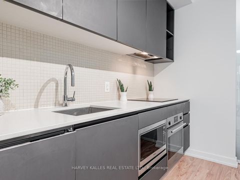 Photo 9 at 314 - 377 Madison Avenue, Casa Loma, Toronto