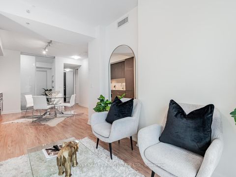 Photo 12 at 314 - 377 Madison Avenue, Casa Loma, Toronto