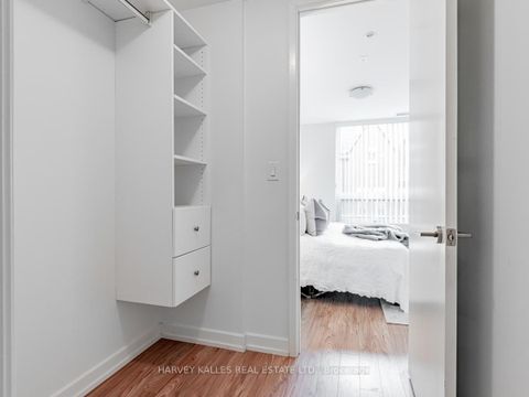 Photo 14 at 314 - 377 Madison Avenue, Casa Loma, Toronto