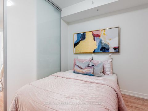 Photo 16 at 314 - 377 Madison Avenue, Casa Loma, Toronto