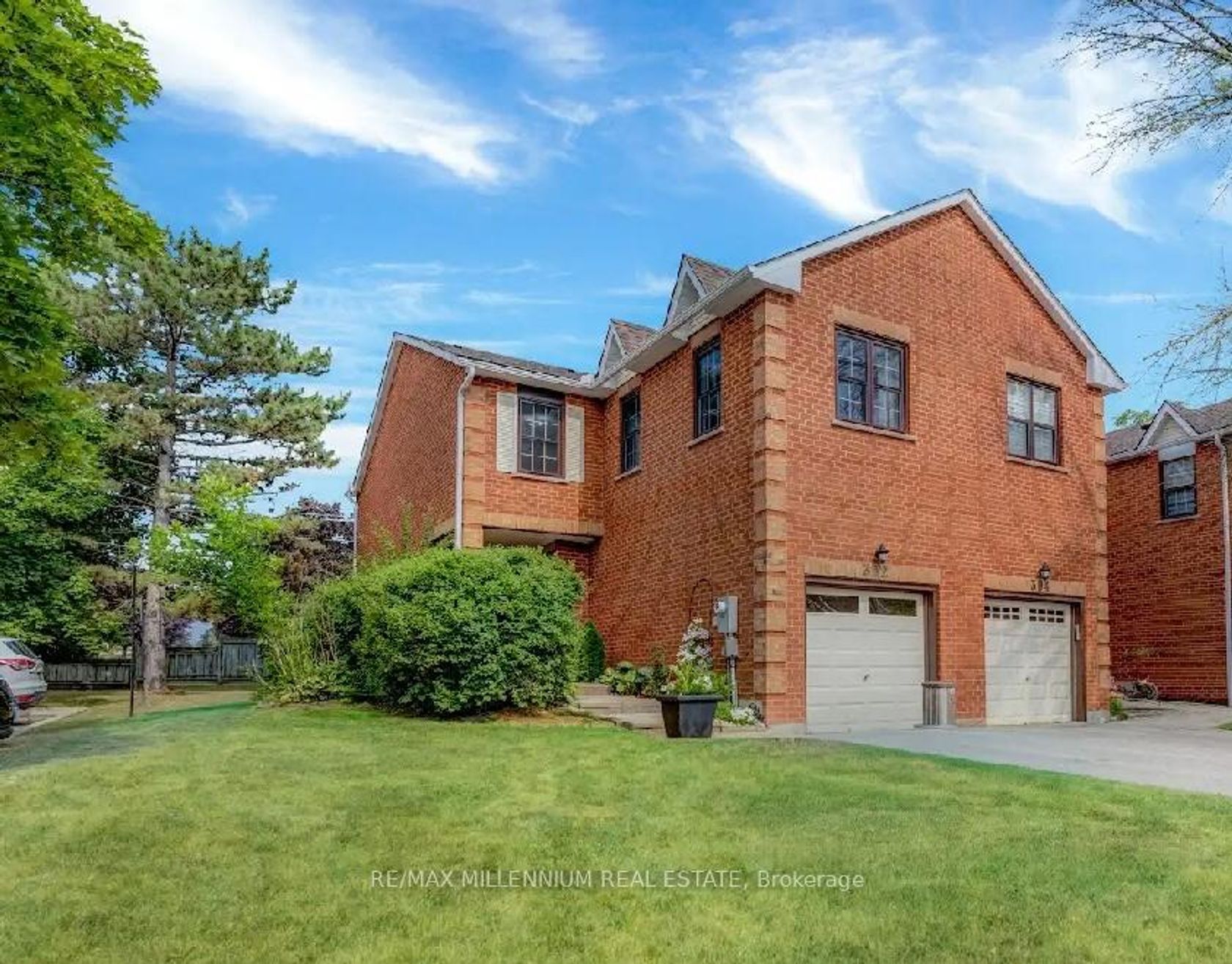 24 - 302 Wilkes Court N, Aurora Village, Aurora 