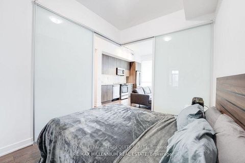 Photo 8 at 710 - 50 Bruyeres Mews, Niagara, Toronto