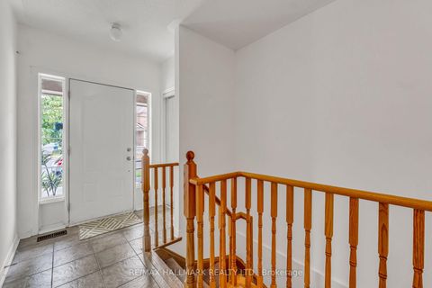 Photo 2 at 52 Muscadel Road, Vellore Village, Vaughan