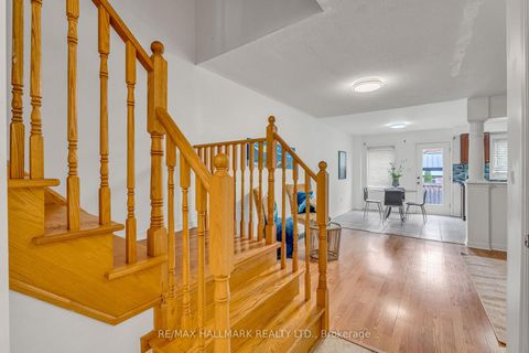 Photo 4 at 52 Muscadel Road, Vellore Village, Vaughan