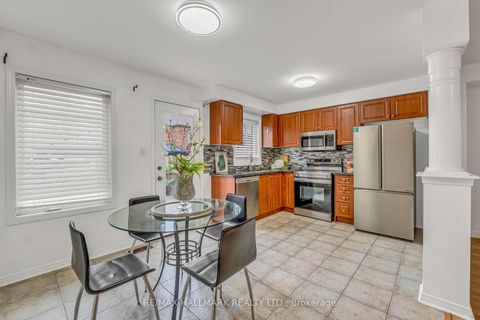 Photo 11 at 52 Muscadel Road, Vellore Village, Vaughan