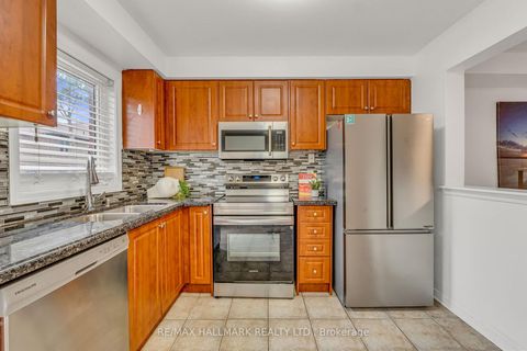 Photo 13 at 52 Muscadel Road, Vellore Village, Vaughan