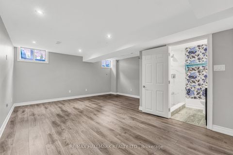 Photo 35 at 52 Muscadel Road, Vellore Village, Vaughan