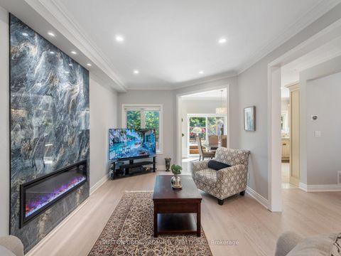 Photo 7 at 60 Starwood Road, Patterson, Vaughan