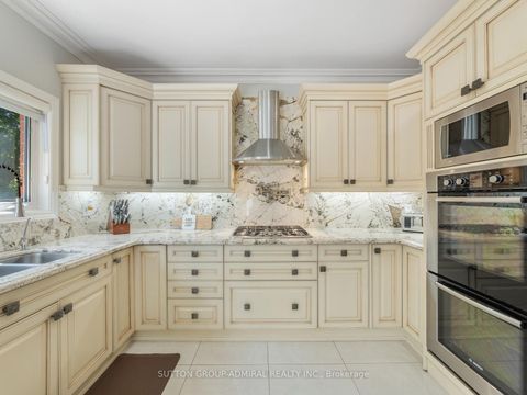 Photo 11 at 60 Starwood Road, Patterson, Vaughan